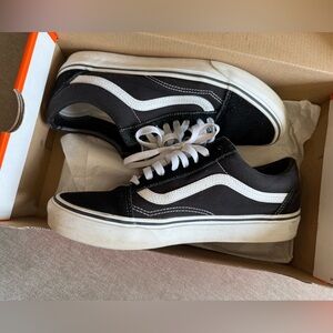 Vans Old Skool Men's Black and White Sneakers Size 8